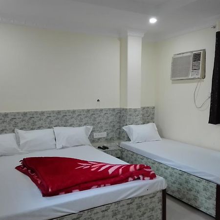 Oyo 66643 Khan Guest House Calcutta Buitenkant foto