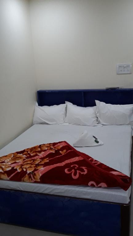 Oyo 66643 Khan Guest House Calcutta Buitenkant foto